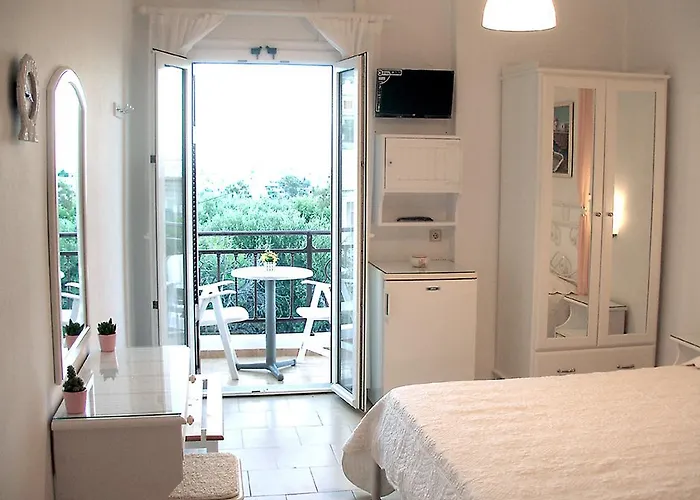 Arethousa Plaka (Milos)