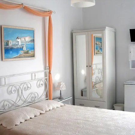 Arethousa Konukevi Plaka (Milos)