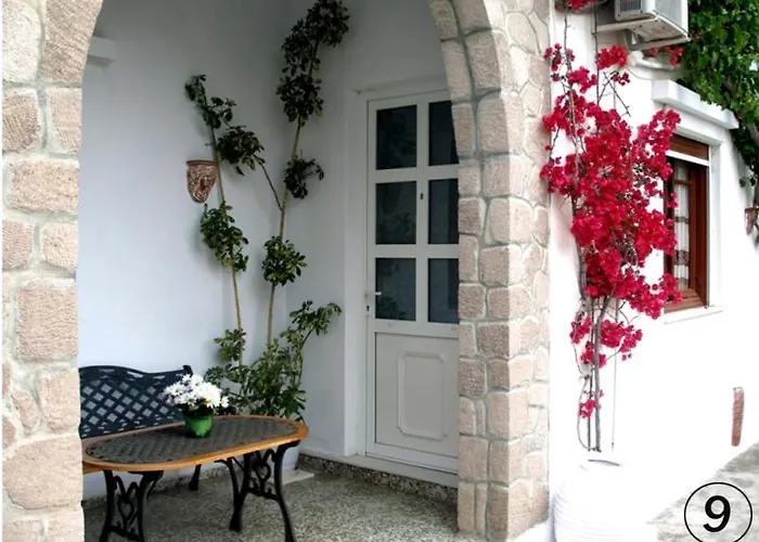 Arethousa 3* Plaka (Milos)